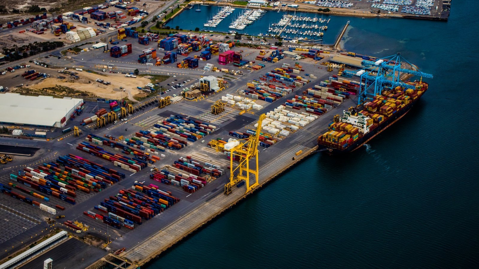 Puerto de contenedores — GConnect Panamá